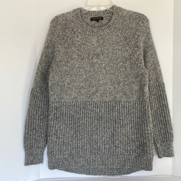Banana Republic Sweaters - Banana Republic Women's Italian  Yarn 31% Wool